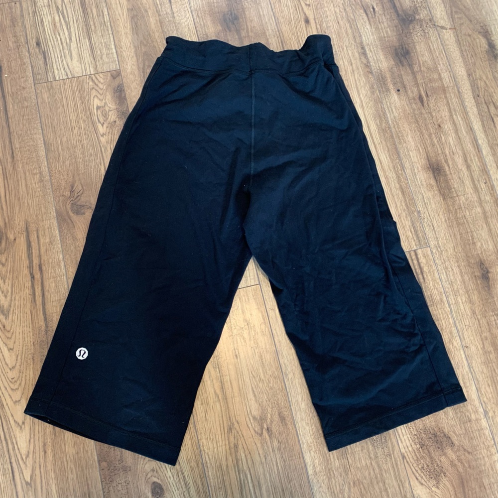 Lululemon Wide Leg Capris Small